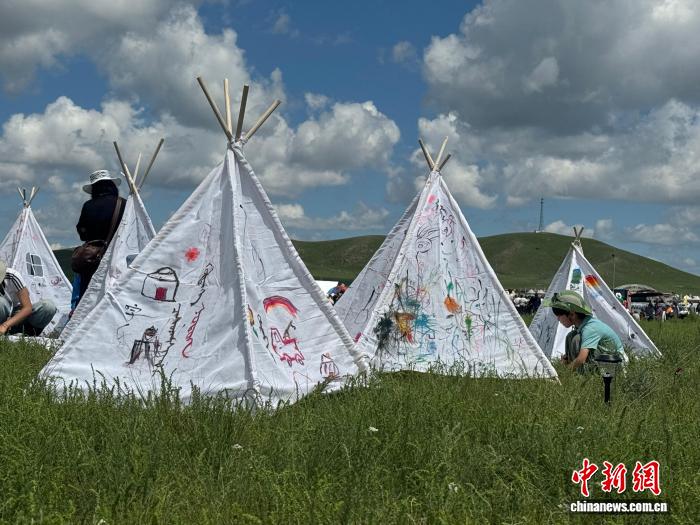 盛夏草原的少年那达慕：亲子参与与传统文化传