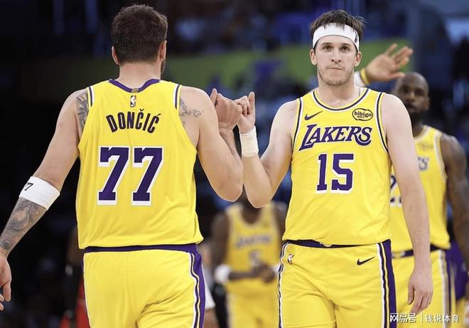 湖人外线双核伤停引续约争议，里夫斯顶薪成焦