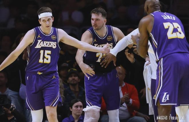 湖人外线双核伤停引续约争议，里夫斯顶薪成焦
