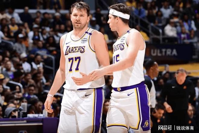 湖人外线双核伤停引续约争议，里夫斯顶薪成焦