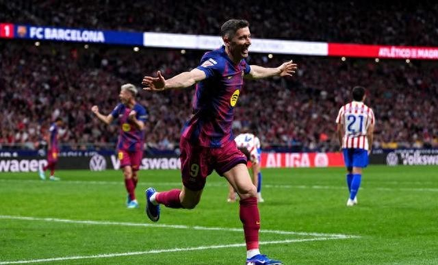 莱万续约谈判陷僵局：降薪留队引争议