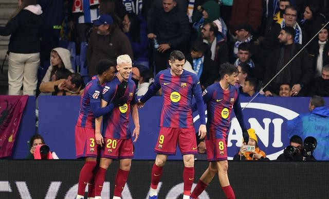 莱万续约谈判陷僵局：降薪留队引争议